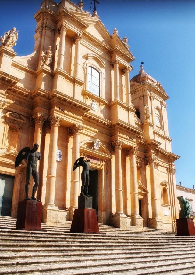 Lunacalanti Avola Bagian luar foto